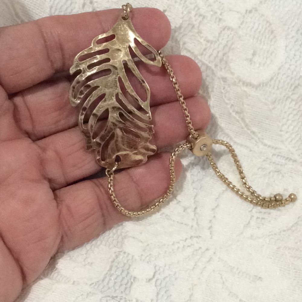 Beautiful leaf stamp  bolo gold tone bracelet new